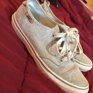 Women’s size 8 grey Van’s.